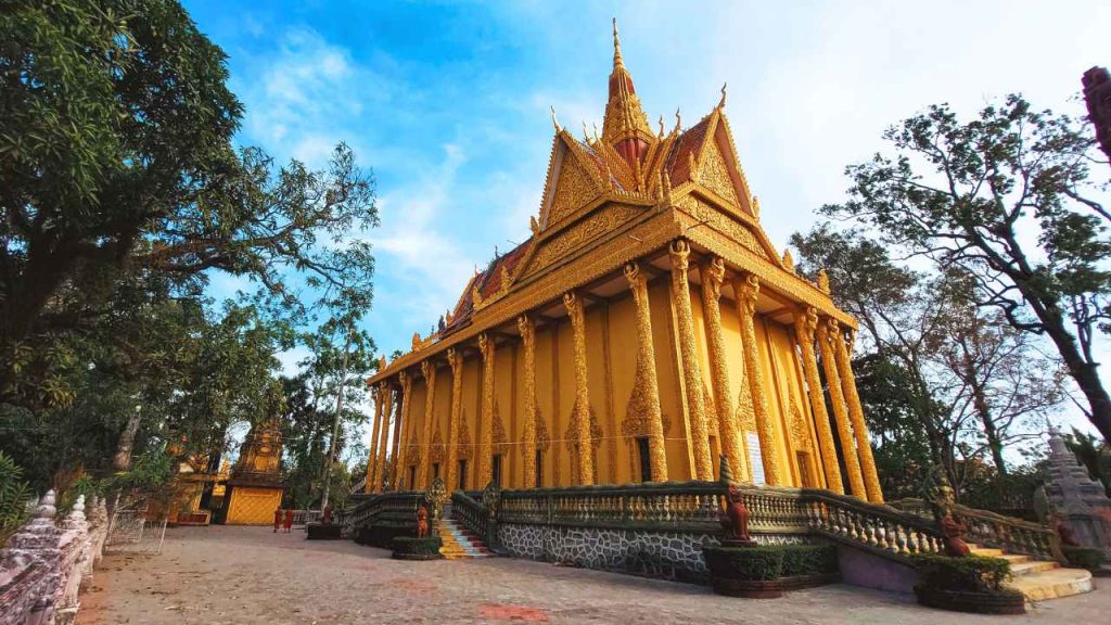 Can I choose the routes and times for my trip in Cambodia?