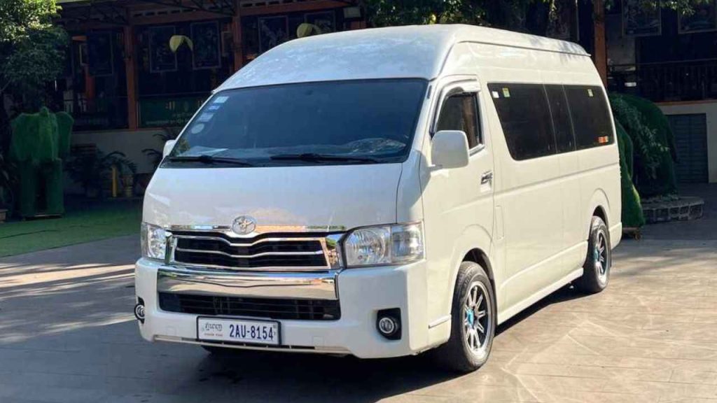 Our Fleet of Minivans Toyota - Exterior view